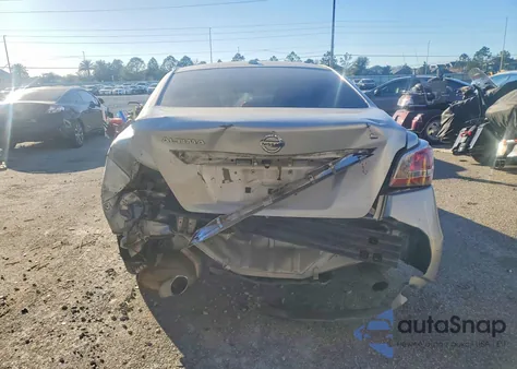 2015 Nissan Altima 2.5 z USA, uszkodzony, nr VIN 1N4AL3AP2FN889989